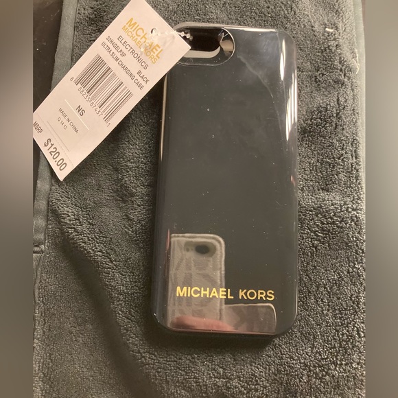 Micheal Kors IPhone 5 5s charging phone case - Picture 5 of 10